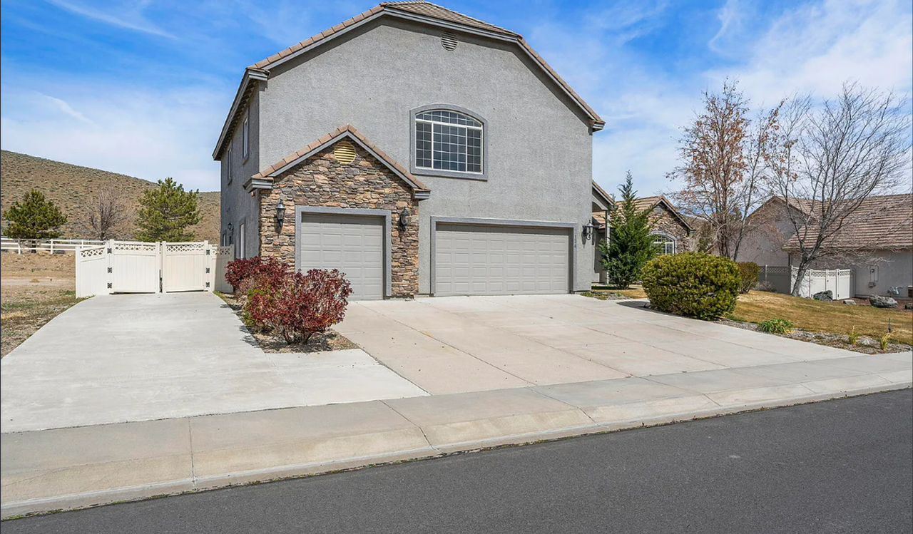 134 Denio Dr - Photo 2 of 24