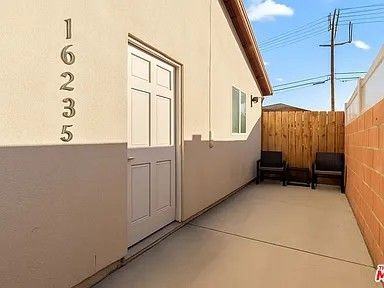 16235 Parthenia St - Photo 2 of 10
