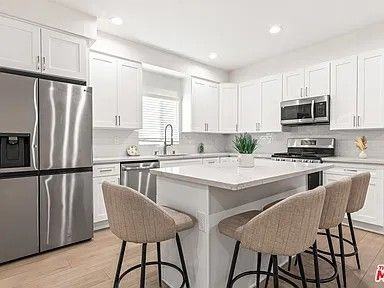 16231 Parthenia St - Photo 3 of 12