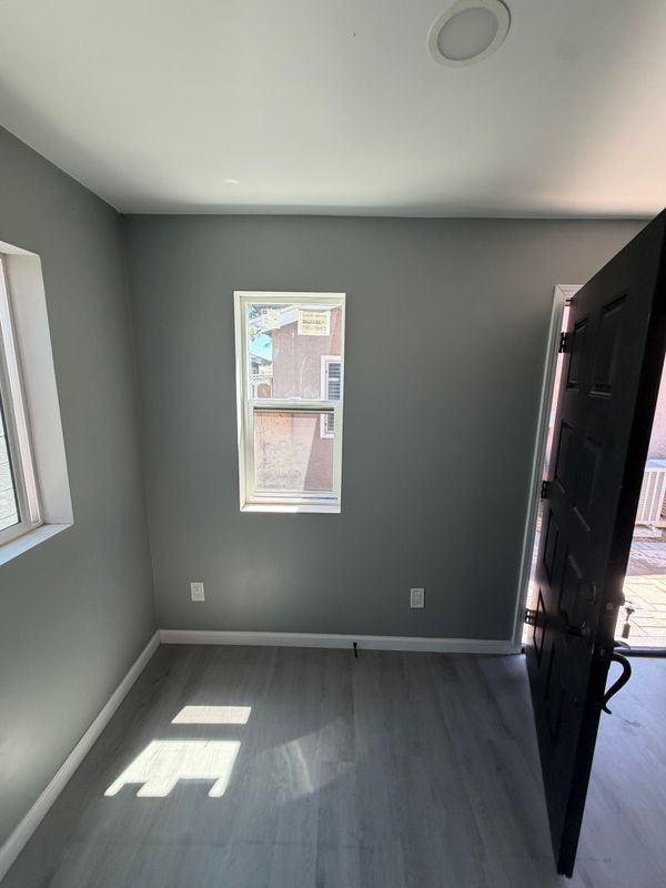 4786 Harrison St - Photo 5 of 32