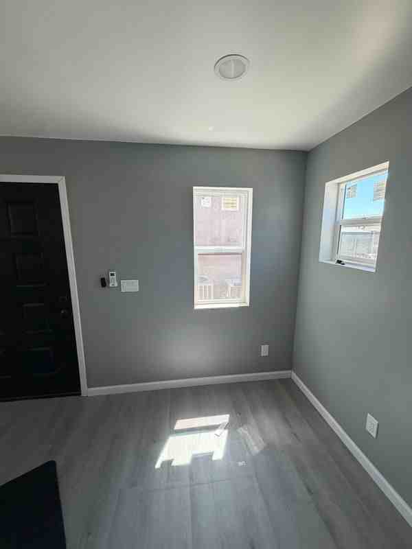 4786 Harrison St - Photo 7 of 32