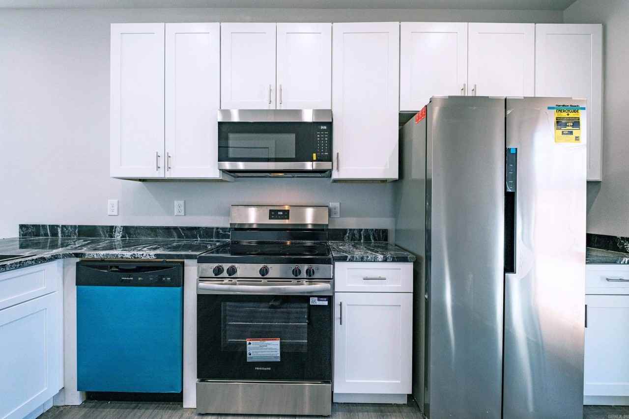 1614 S Woodrow St - Photo 2 of 8