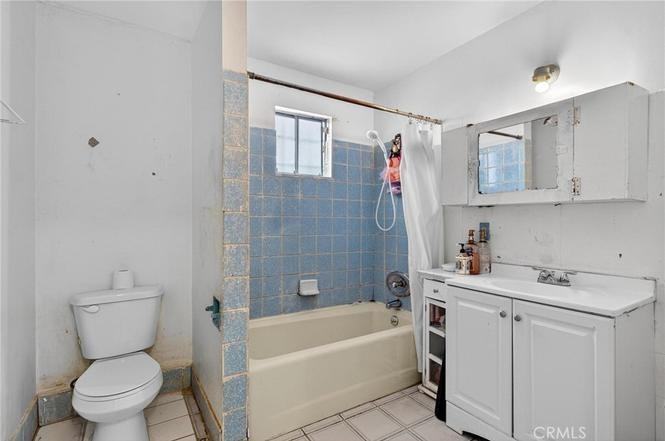 1139 E 82nd St - Photo 6 of 12