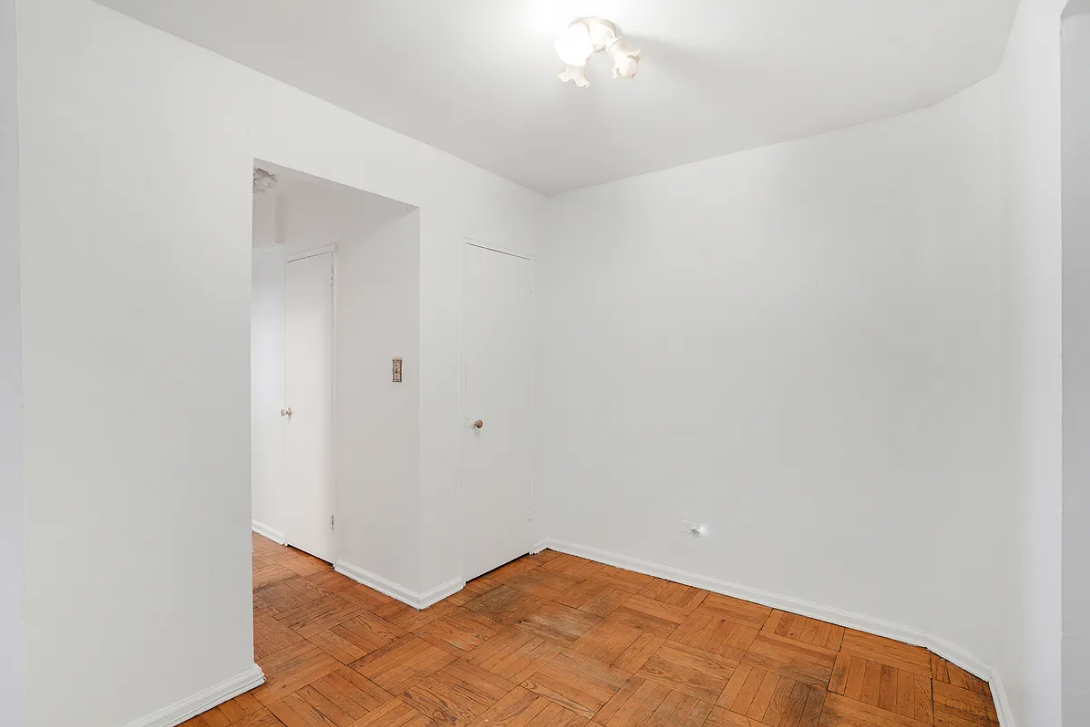 345 Webster Ave - Photo 6 of 9