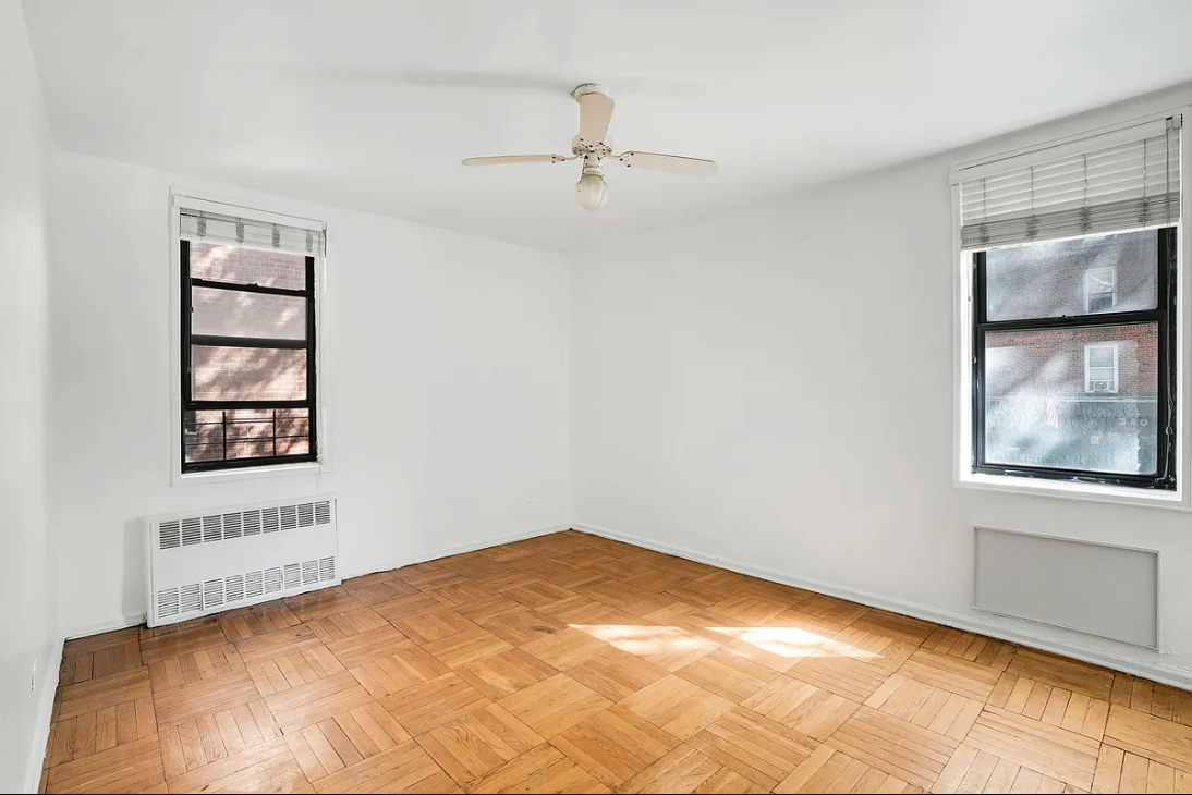 345 Webster Ave - Photo 7 of 9