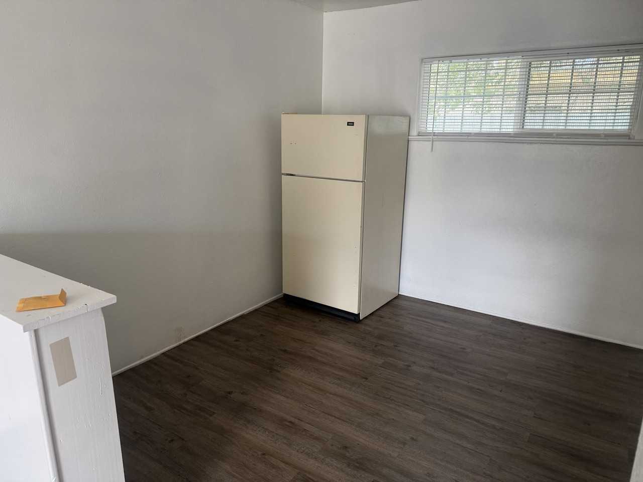 305 Charleston St Ne - Photo 4 of 14