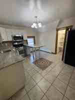 featured image of 39 Farquhar St #3