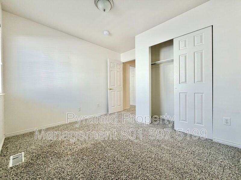 1336 Se - Photo 4 of 26