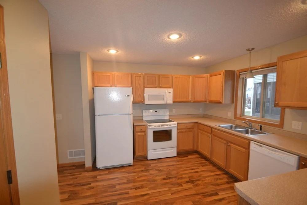 18960 Tyler St Nw #NA - Photo 6 of 8