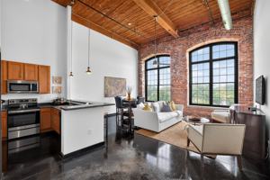 featured image of 201 Smythe St