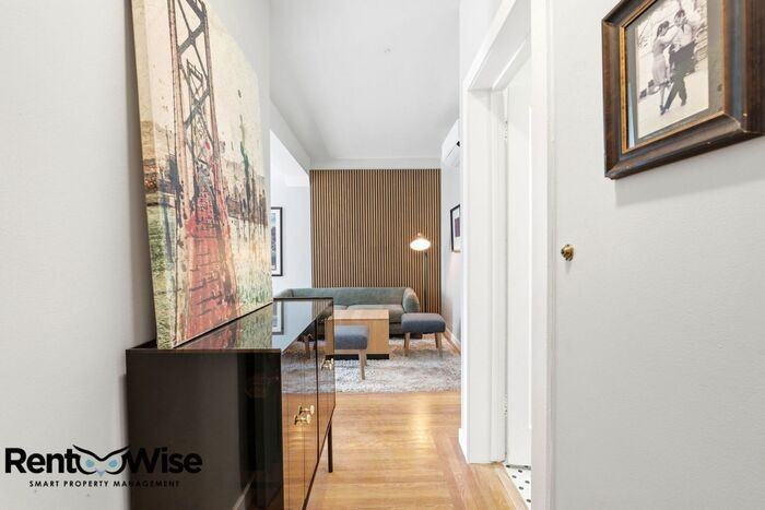 988990 Broadway #2 - Photo 3 of 19