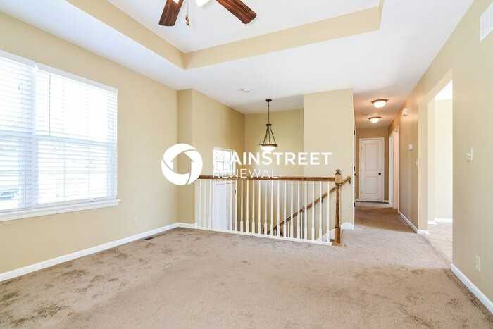 1601 Nw Hilltop Ln - Photo 5 of 17