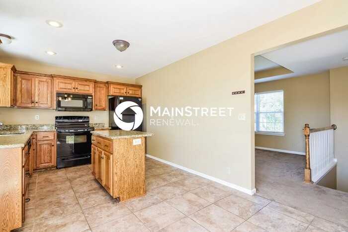 1601 Nw Hilltop Ln - Photo 6 of 17