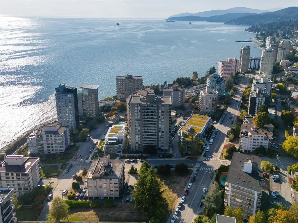 Bellevue Tower - Photo 5 of 50