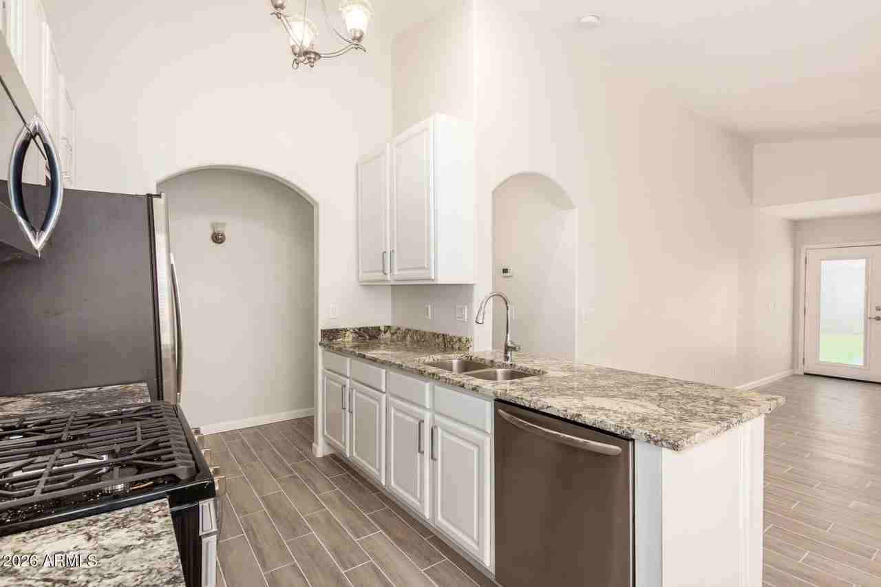 1851 E Carla Vista Dr - Photo 3 of 21