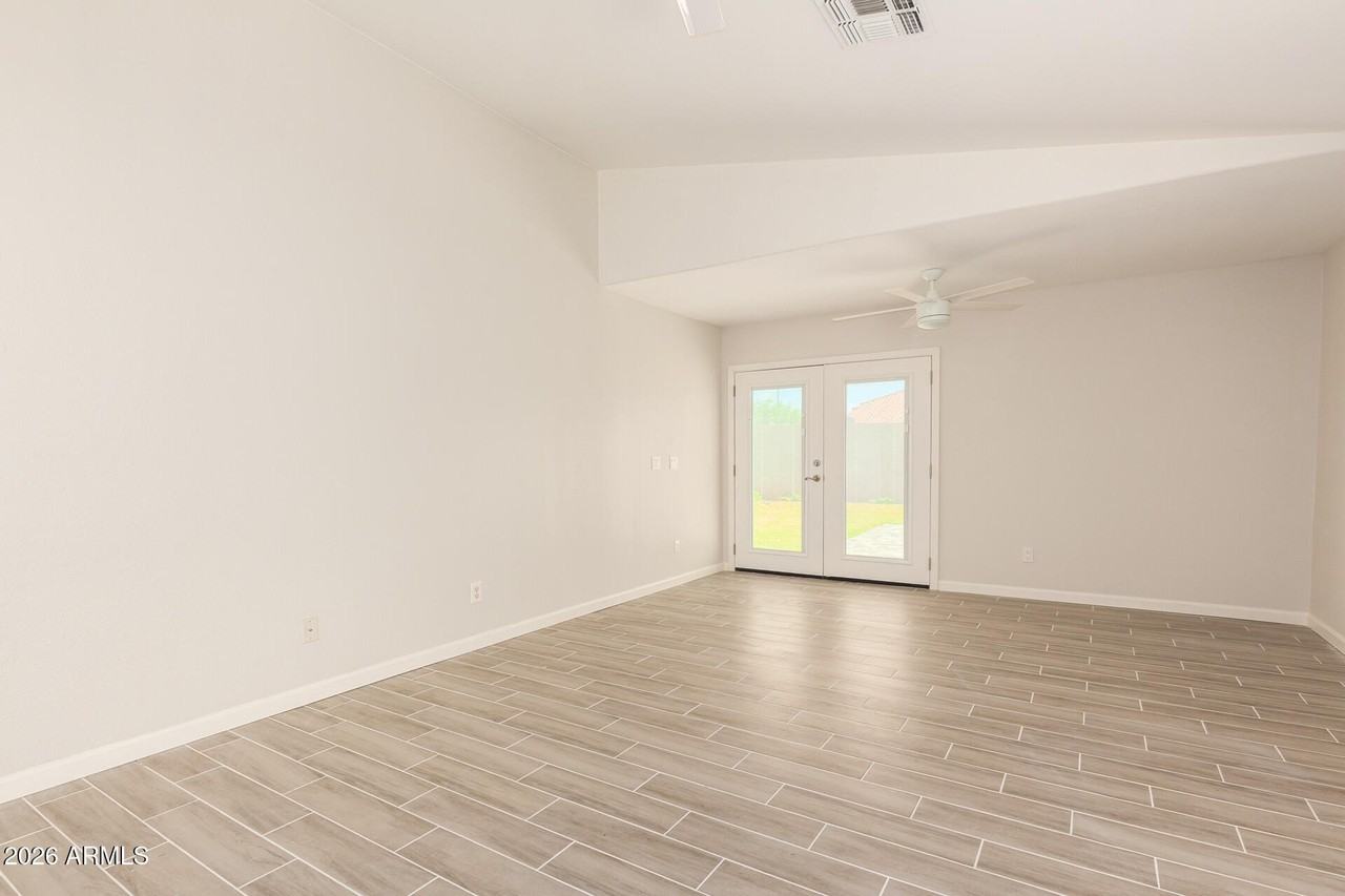 1851 E Carla Vista Dr - Photo 7 of 21