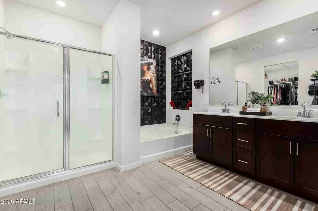 7069 W Allen St - Photo 5 of 29