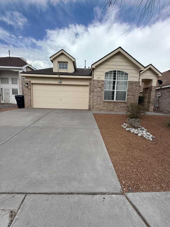 7616 Copperfield Dr Ne - Photo 3 of 47