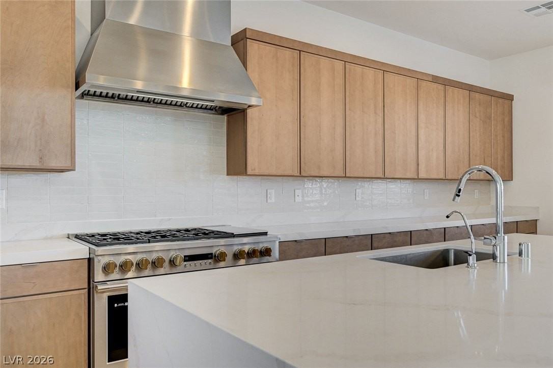 10022 Decano Ridge St - Photo 5 of 50