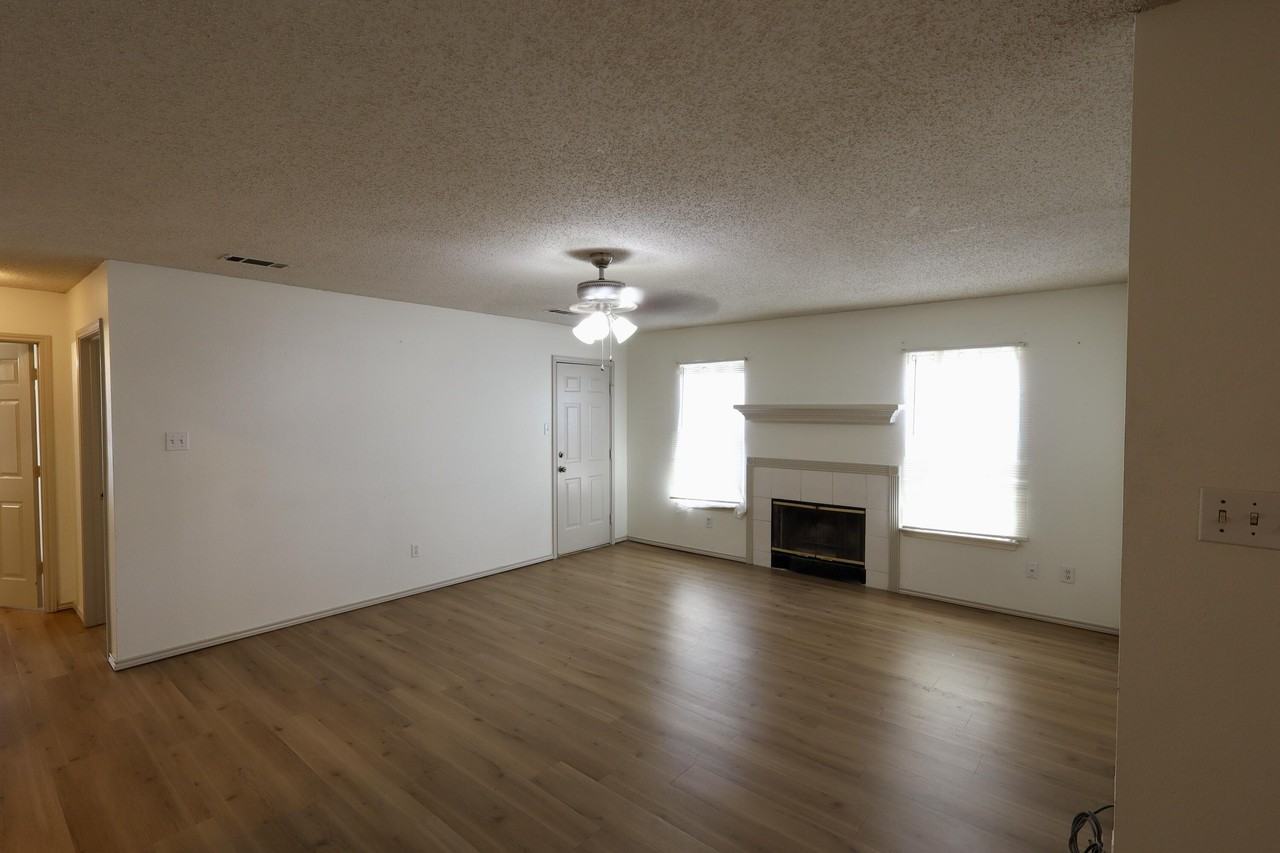 811 Ironton Dr - Photo 4 of 21