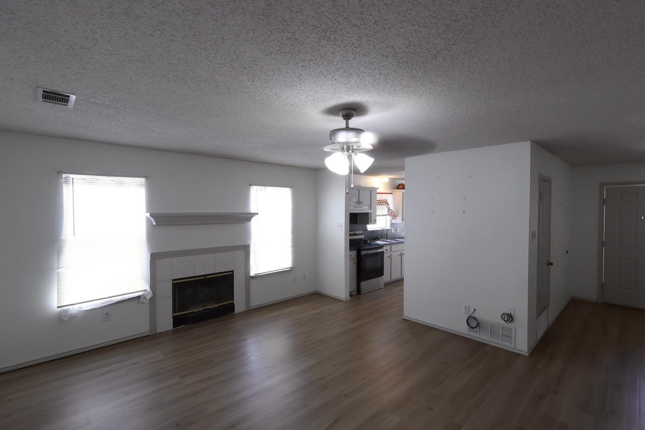 811 Ironton Dr - Photo 5 of 21