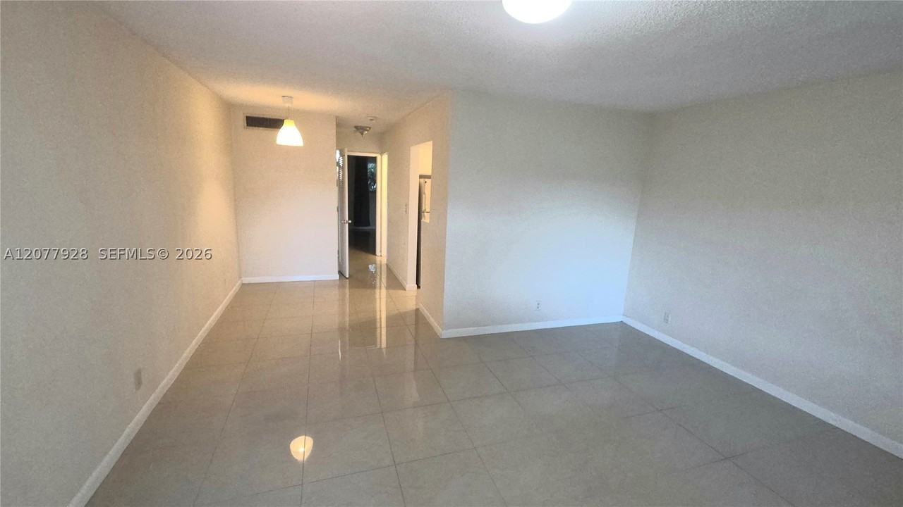 2170 Ne 51st Ct #B3 - Photo 4 of 10