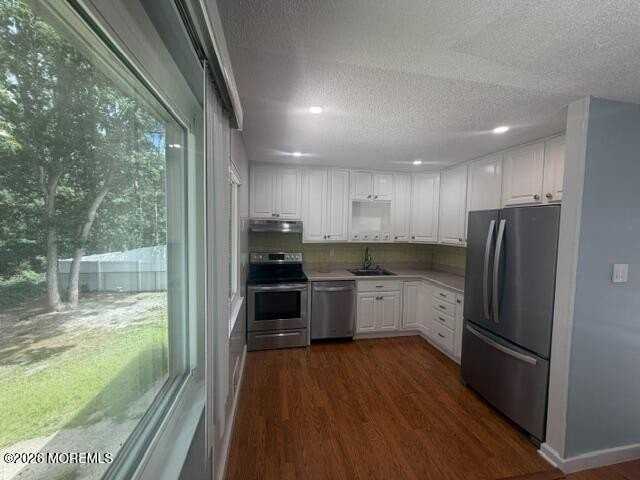 80 Bowline St - Photo 7 of 25