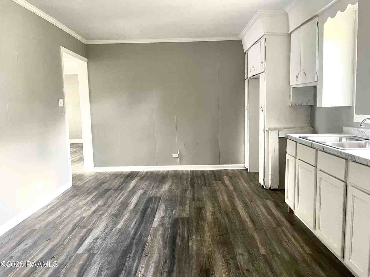 1700 Pine St - Photo 4 of 15