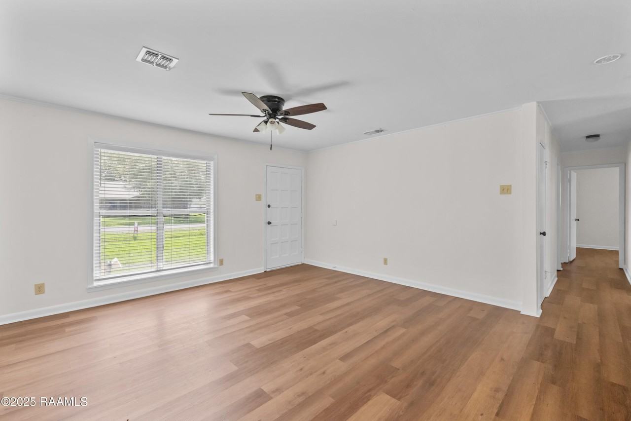 203 Fabiola Ave - Photo 6 of 21