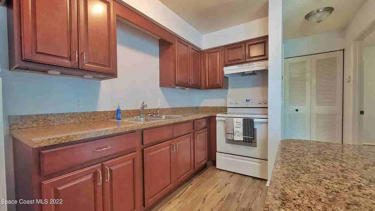 1354 Westover St #101 - Photo 7 of 22