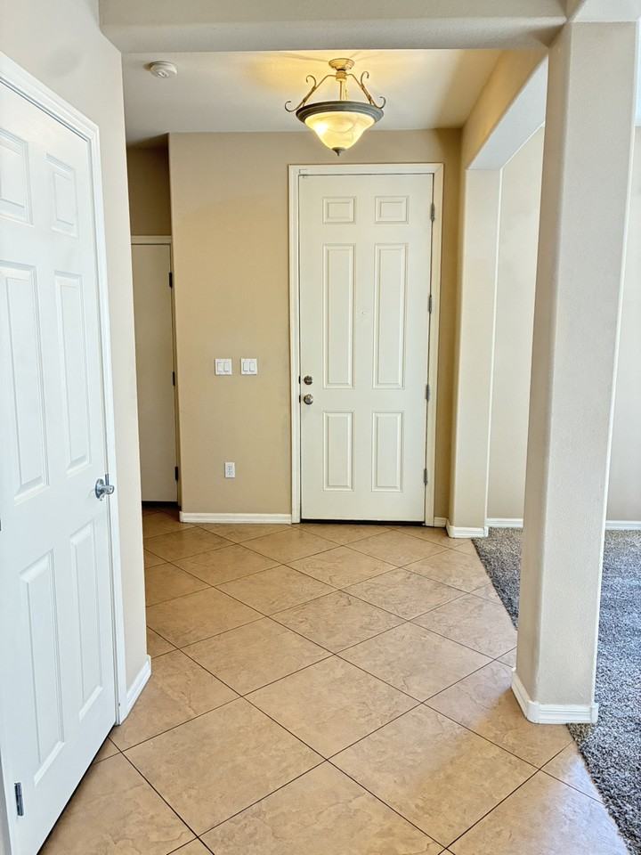 940 Encorvado St #1 - Photo 4 of 31