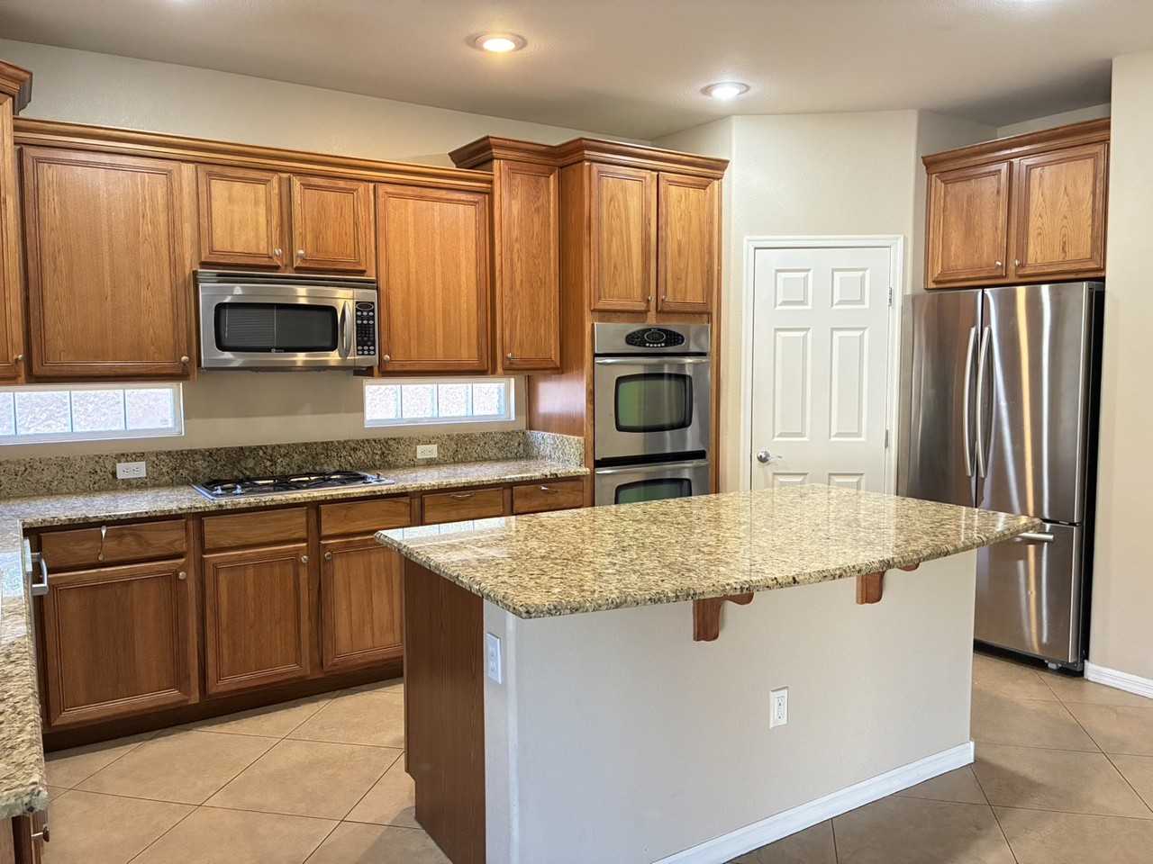 940 Encorvado St #1 - Photo 6 of 31