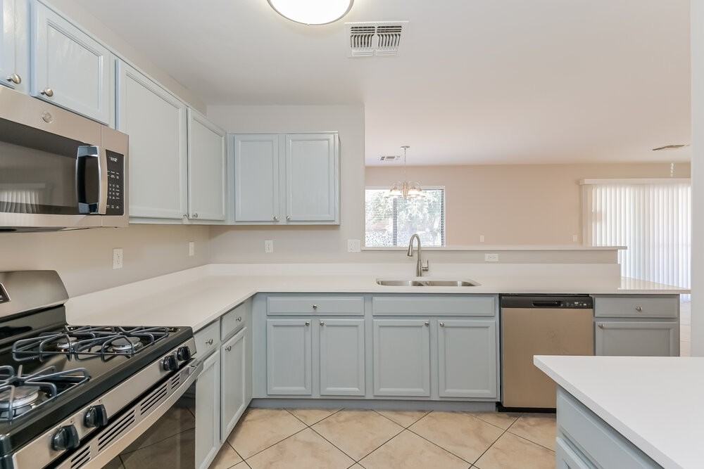 664 W Amber Sun Dr - Photo 6 of 17