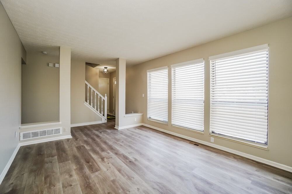 224 Eastcreek Dr - Photo 6 of 18