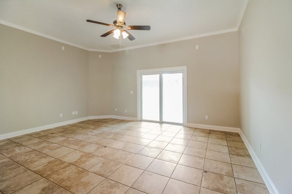 86010 Maple Leaf Pl - Photo 3 of 16