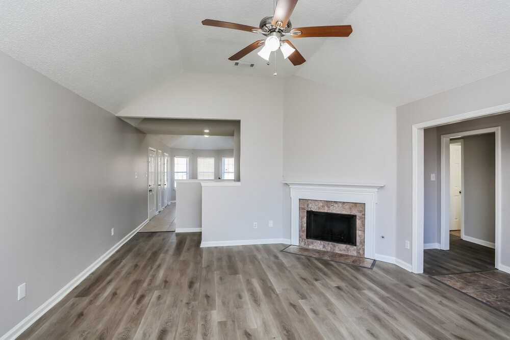 5912 Chadwell Rd - Photo 4 of 17