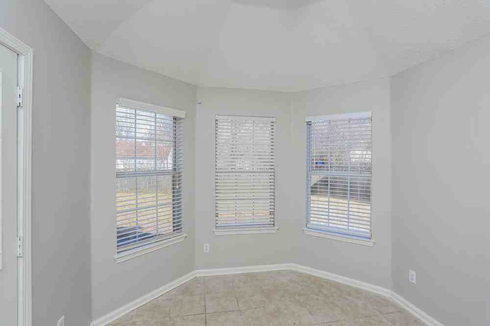 5912 Chadwell Rd - Photo 6 of 17