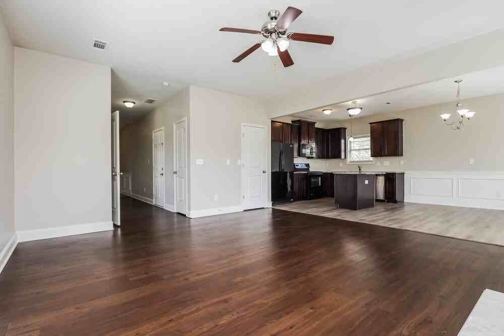 4312 Rolfe Ct - Photo 5 of 16