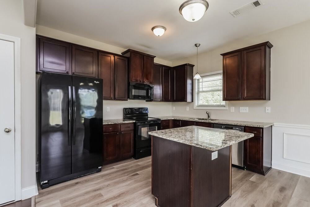 4312 Rolfe Ct - Photo 7 of 16