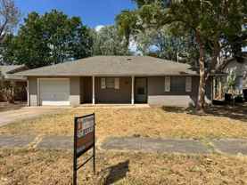 2021 Elmhurst Dr - Photo 1 of 1