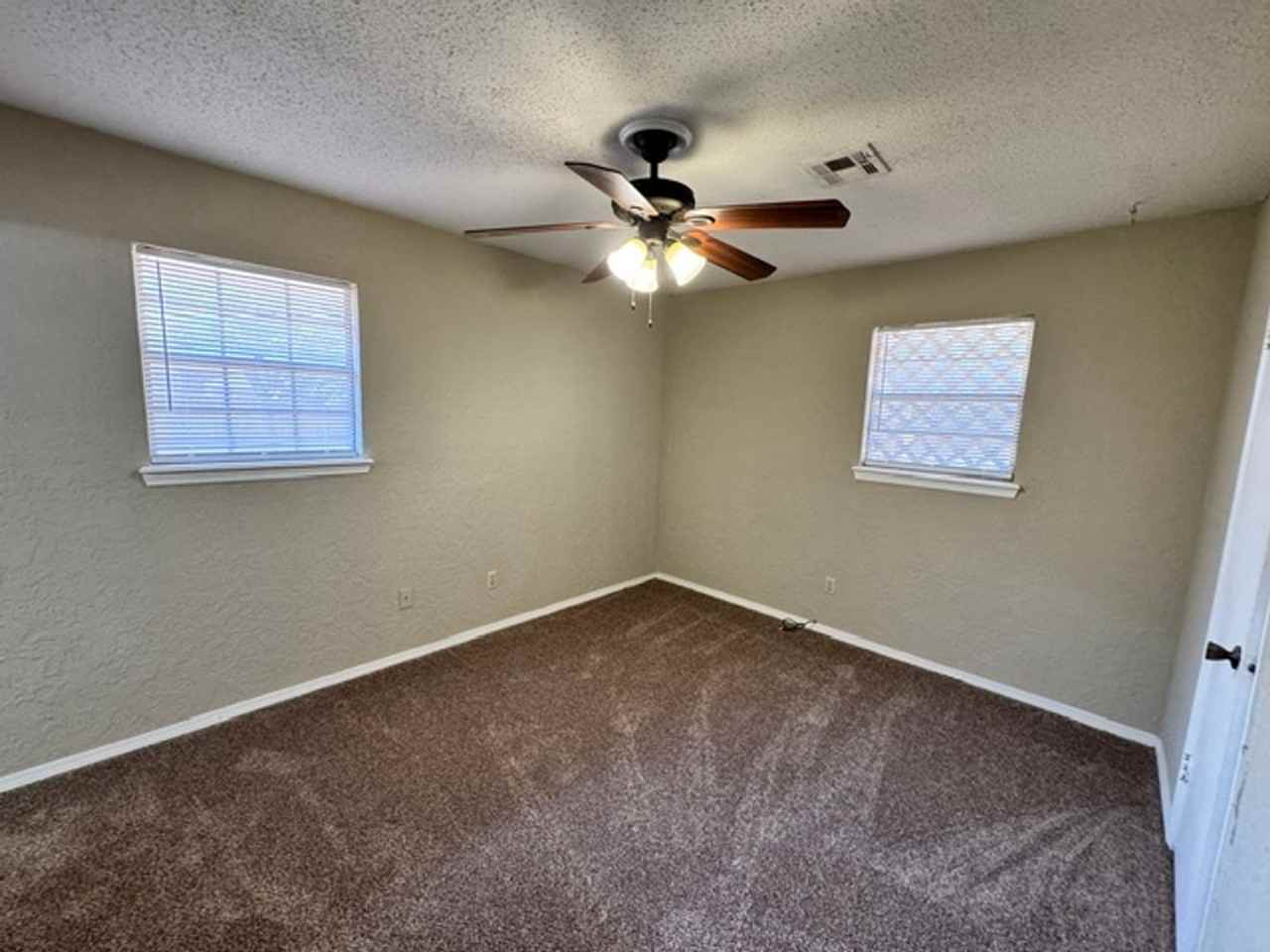 2021 Elmhurst Dr - Photo 4 of 13