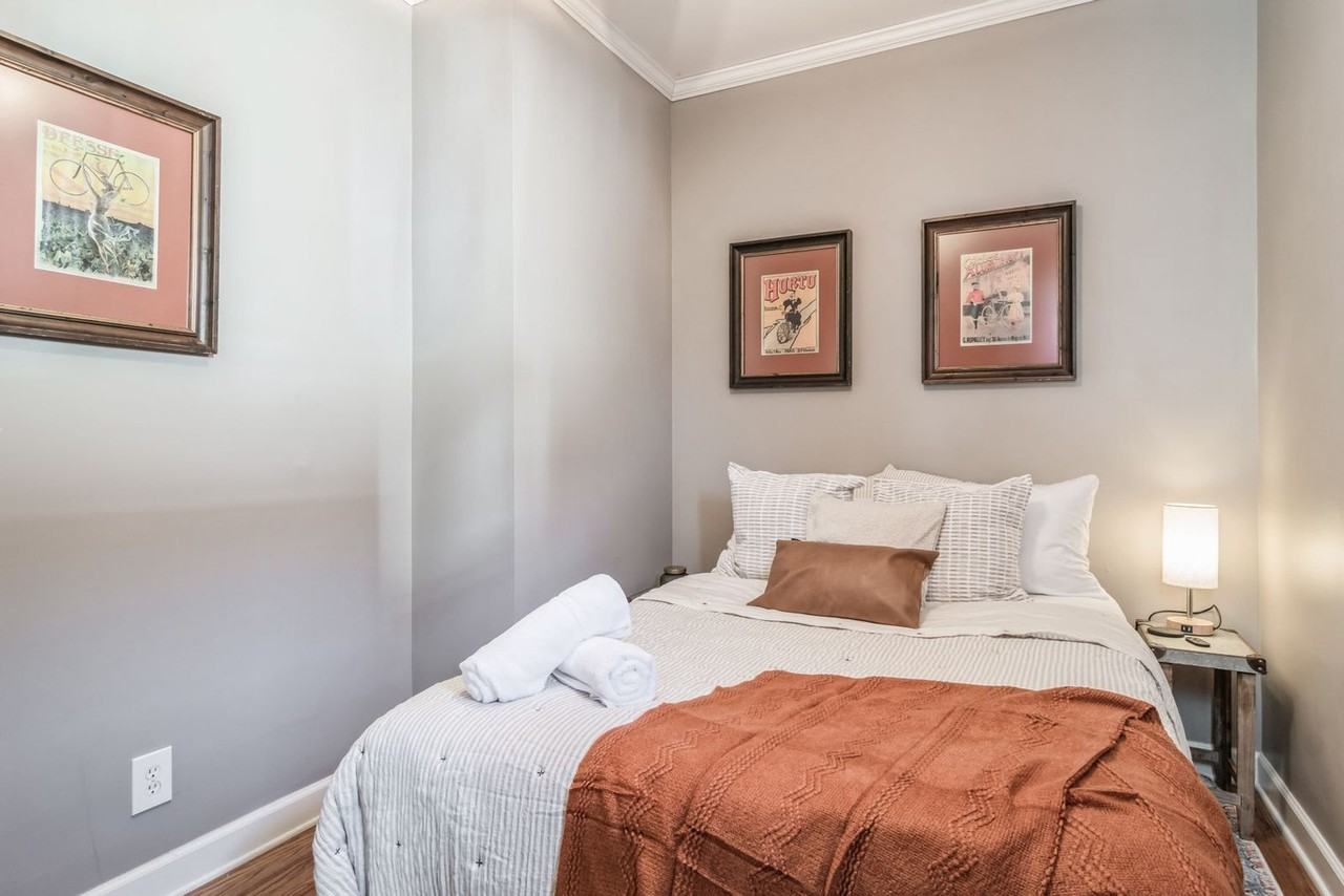 1047 Harlem Ave #1607870P - Photo 7 of 17