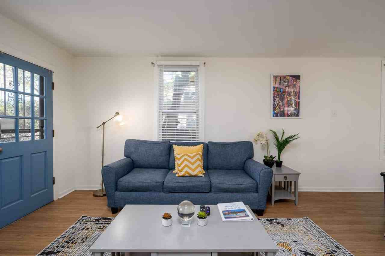 880 Blythe St #1608471P - Photo 3 of 19