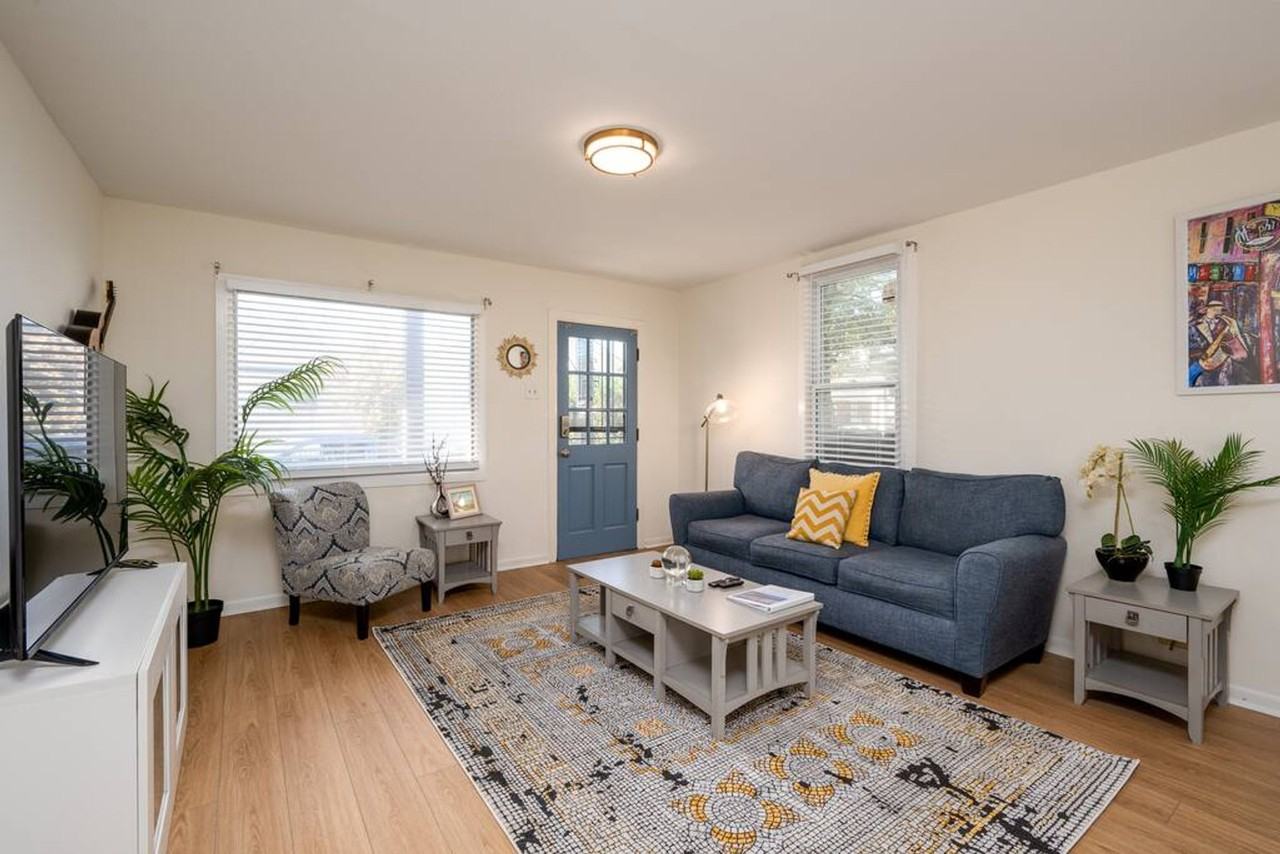 880 Blythe St #1608471P - Photo 4 of 19