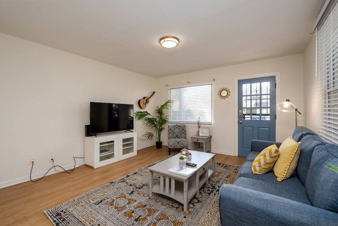 880 Blythe St #1608471P - Photo 5 of 19