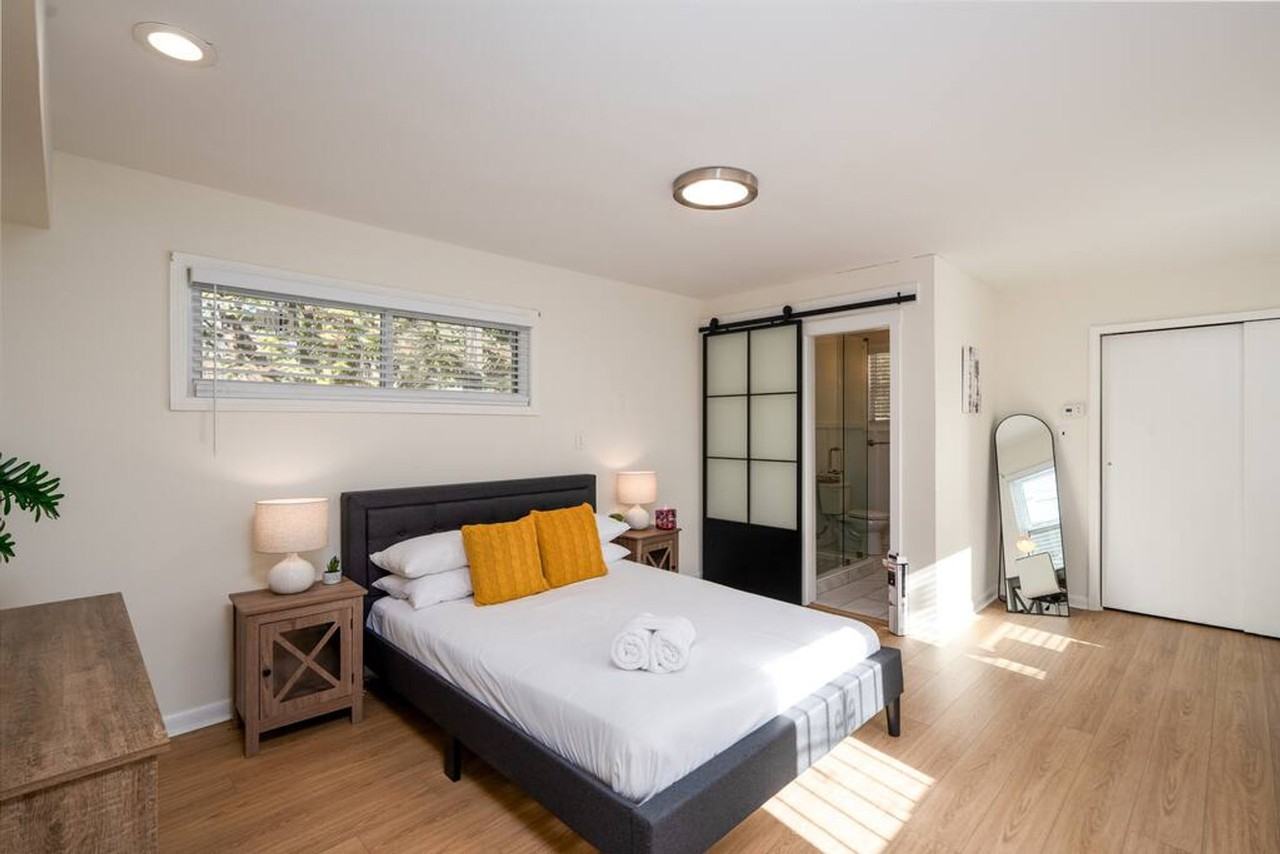 880 Blythe St #1608471P - Photo 7 of 19