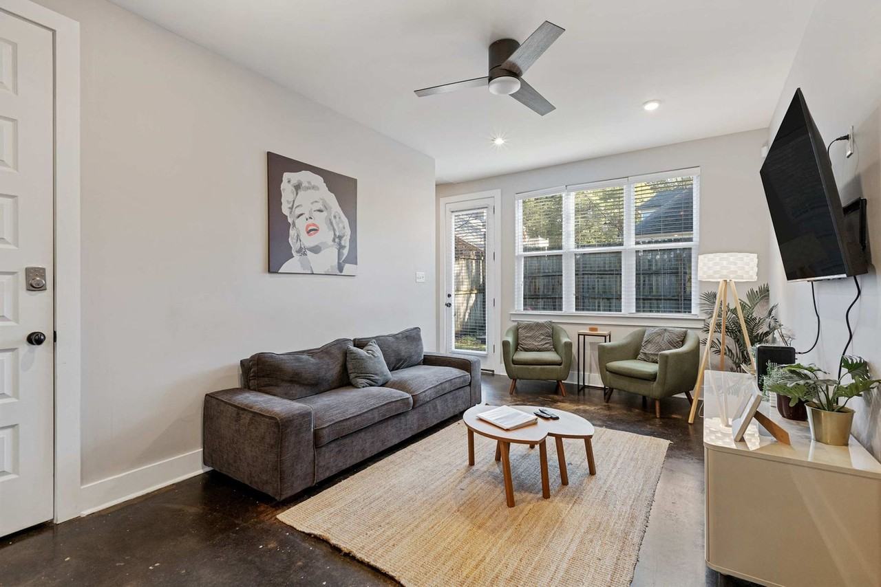 912 New York Street - Photo 2 of 50