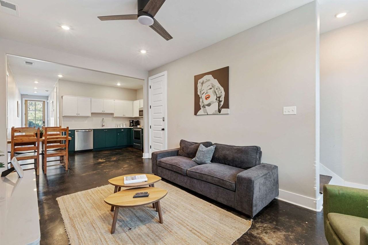 912 New York Street - Photo 4 of 50