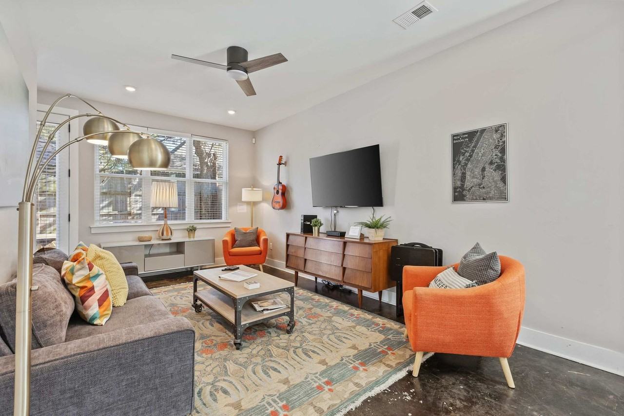 912 New York Street - Photo 6 of 50