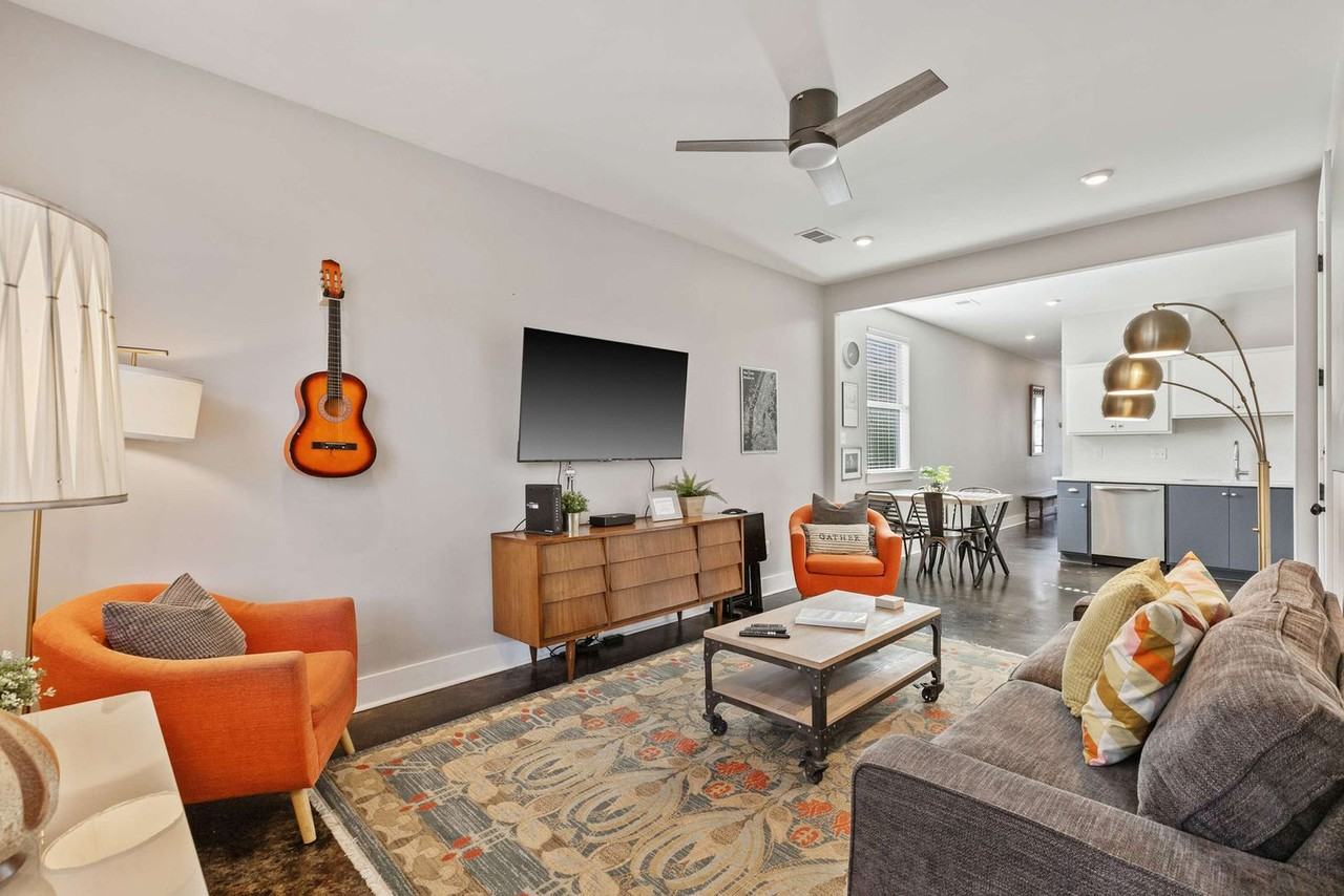 912 New York Street - Photo 7 of 50